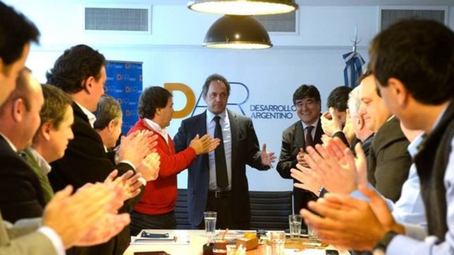 scioli desoye al campo y habla de otro proyecto de pais