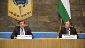 Alberto Weretilneck y Pedro Pesatti en la Legislatura de Río Negro.&nbsp;