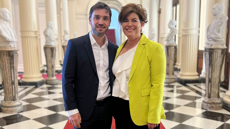 Igancio Torres, el gobernador de Chubut con la primera candidata de su espacio, Ana Clara Romero.  Igancio Torres, el gobernador de Chubut con la primera candidata de su espacio, Ana Clara Romero.
