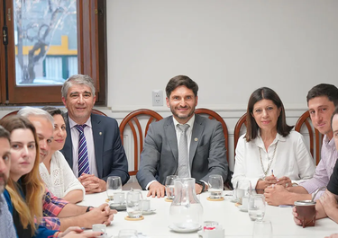 El socialismo presenta su proyecto de reforma electoral en Santa Fe con diferencias con Pullaro.