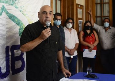 “El gobierno de Kicillof dialoga, el de Vidal nos espiaba”