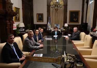 Javier Milei recibió a los accionistas de Vicuña Corp, la alianza entre BHP y Lundin Mining. La minería presiona para operar sobre los glaciares.&nbsp;