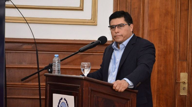 Santa Cruz: el oficialismo llamó a una sesión de urgencia para tratar la Ley de Financiamiento que pidió Claudio Vidal.