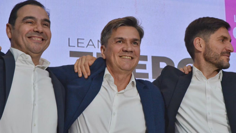Leandro Zdero junto a Gustavo Valdés y Maximiliano Pullaro. 