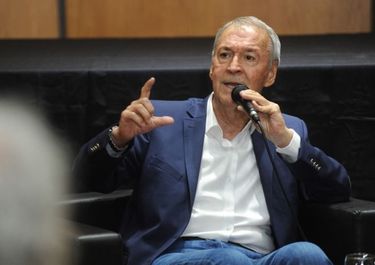 Schiaretti abre su juego de seducción nacional y busca machear con el radicalismo