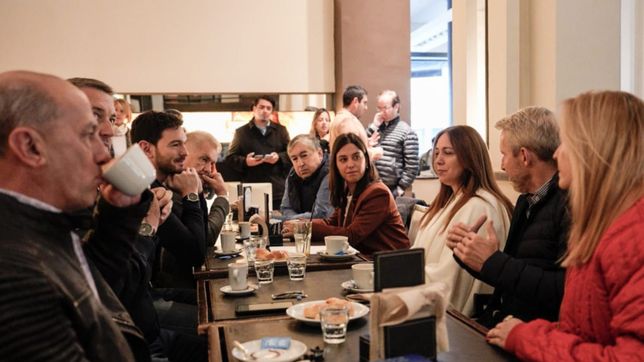 una docena de nombres, la concurrida interna de juntos en parana