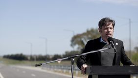 Axel Kicillof pulsea con Javier Milei por la concesión de rutas: denuncia negociados y licitaciones oscuras