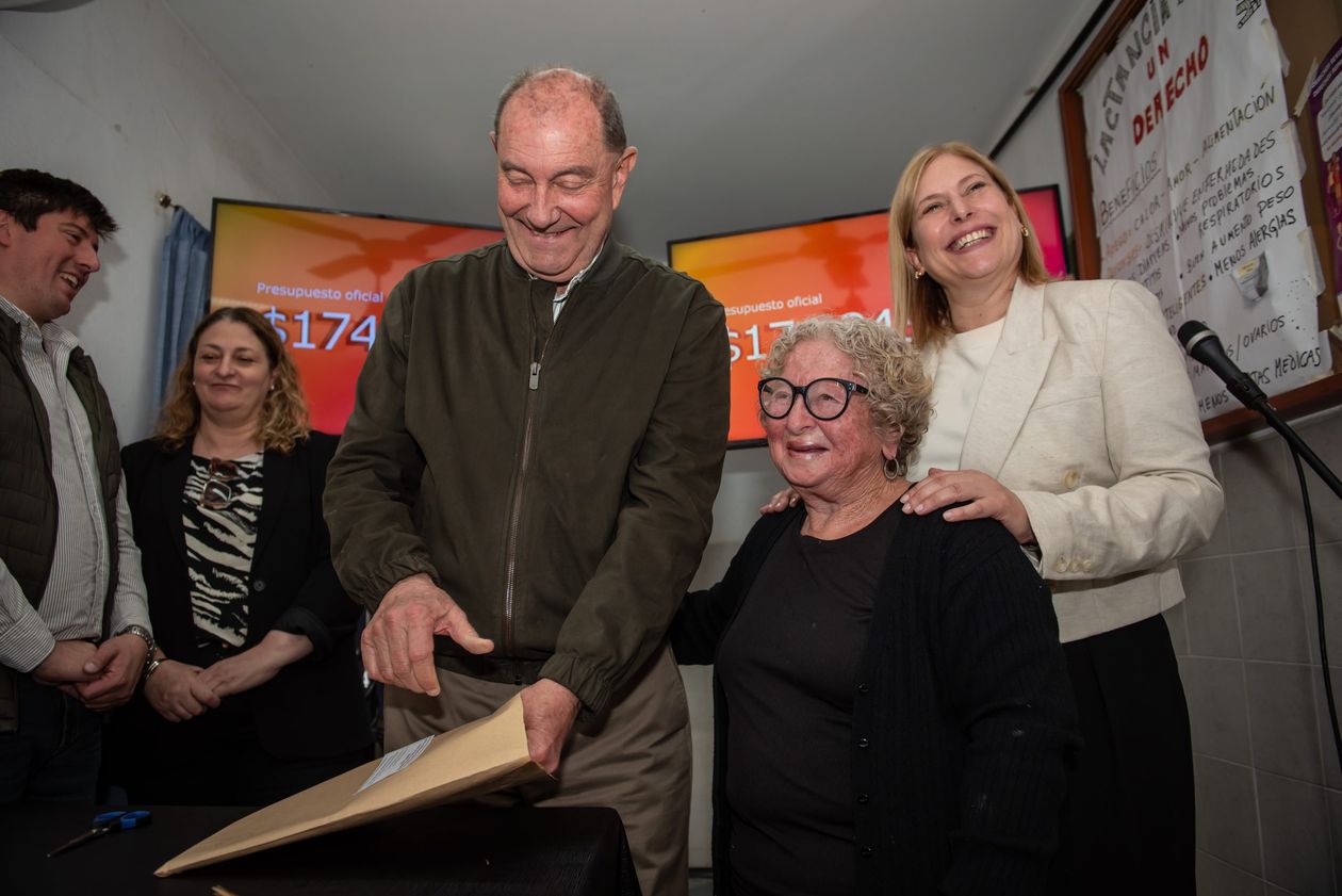 Adrián Maglia, uno de los intendentes llaryoristas de Santa Fe, junto a Gisela Scaglia, la candidata de Maximiliano Pullaro.