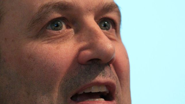 no va mas: sturzenegger juega un pleno a la timba y hace volar la tasa