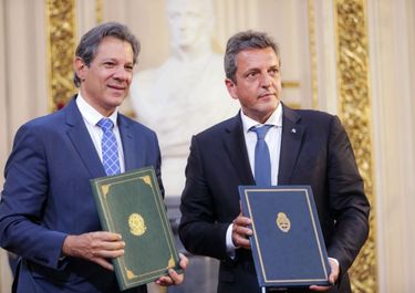 El lado B del acuerdo: festival de importaciones y más presión al peso