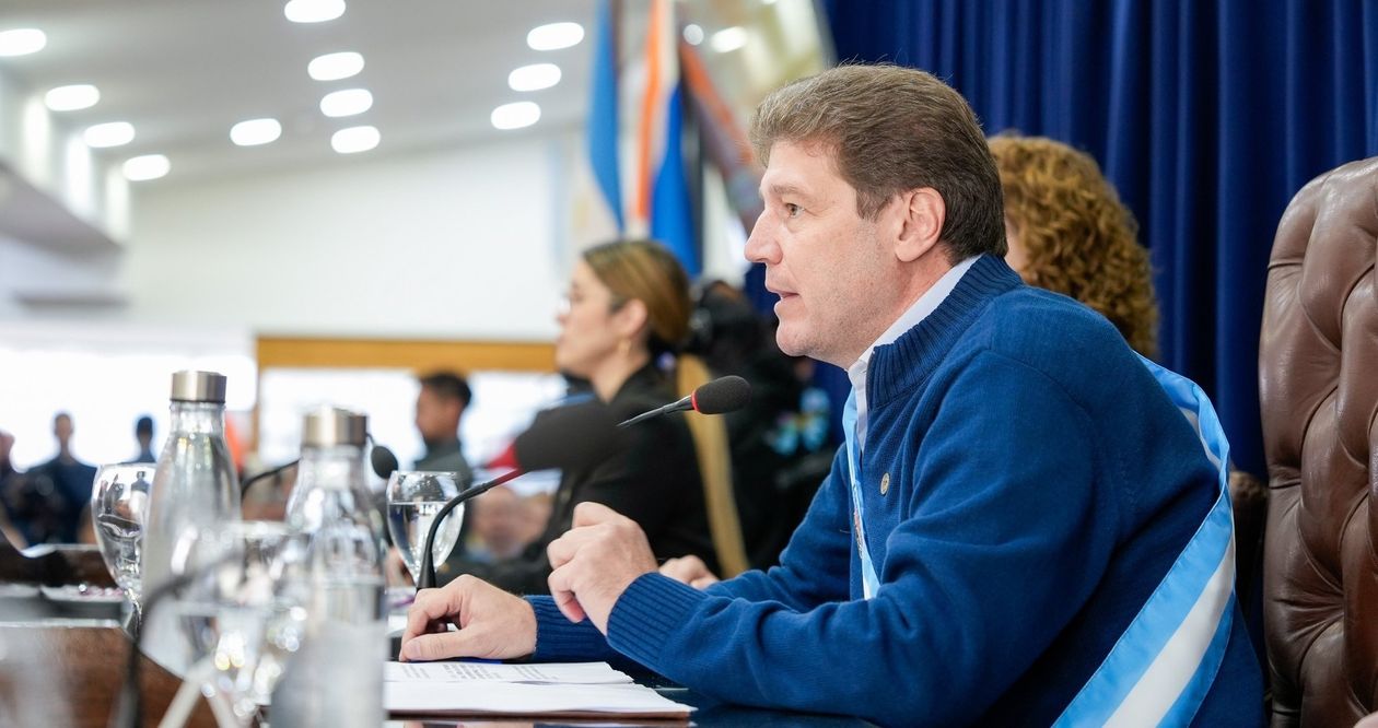 Gustavo Melella recibió un duro revés judicial en su afán de reformar la Constitución.