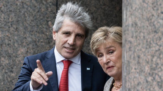 Toto Caputo y la jefa del FMI, Kristalina Georgieva.