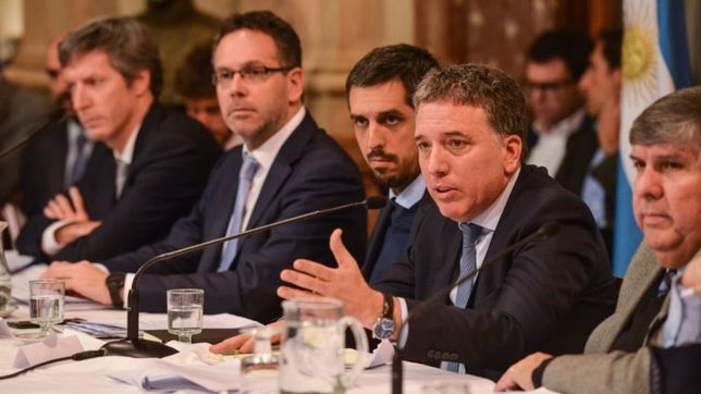 dujovne sostuvo ante la oposicion la teoria de la turbulencia con final feliz