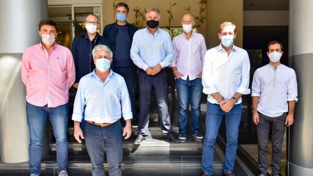 mientras vidal se define, los dorrego siguen sumando figuritas a su album