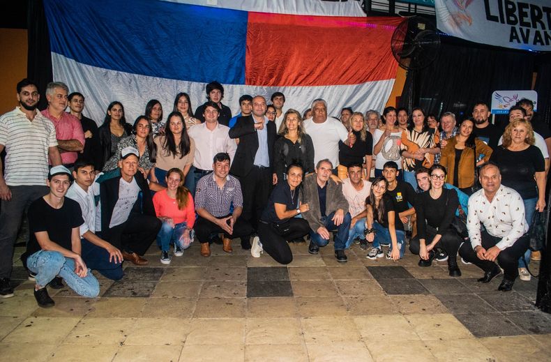Los referentes de Javier Milei en Entre Ríos posaron para la foto durante un momento del evento.