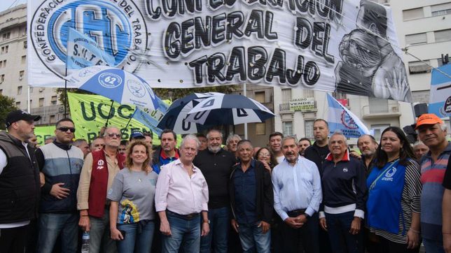Daer, Rodríguez y Argüello, de la mesa de conducción de CGT, en el tercer paro general contra Milei 