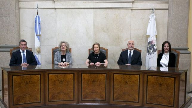 la justicia busca la paz con larreta y tambien quiere donar sueldos