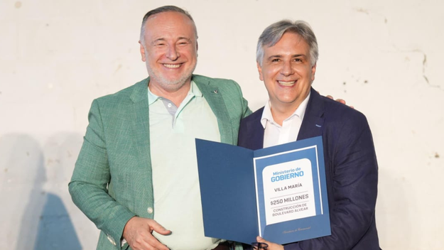 El intendente de Villa María, Eduardo Accastello, y el gobernador de Córdoba, Martín Llaryora.&nbsp;