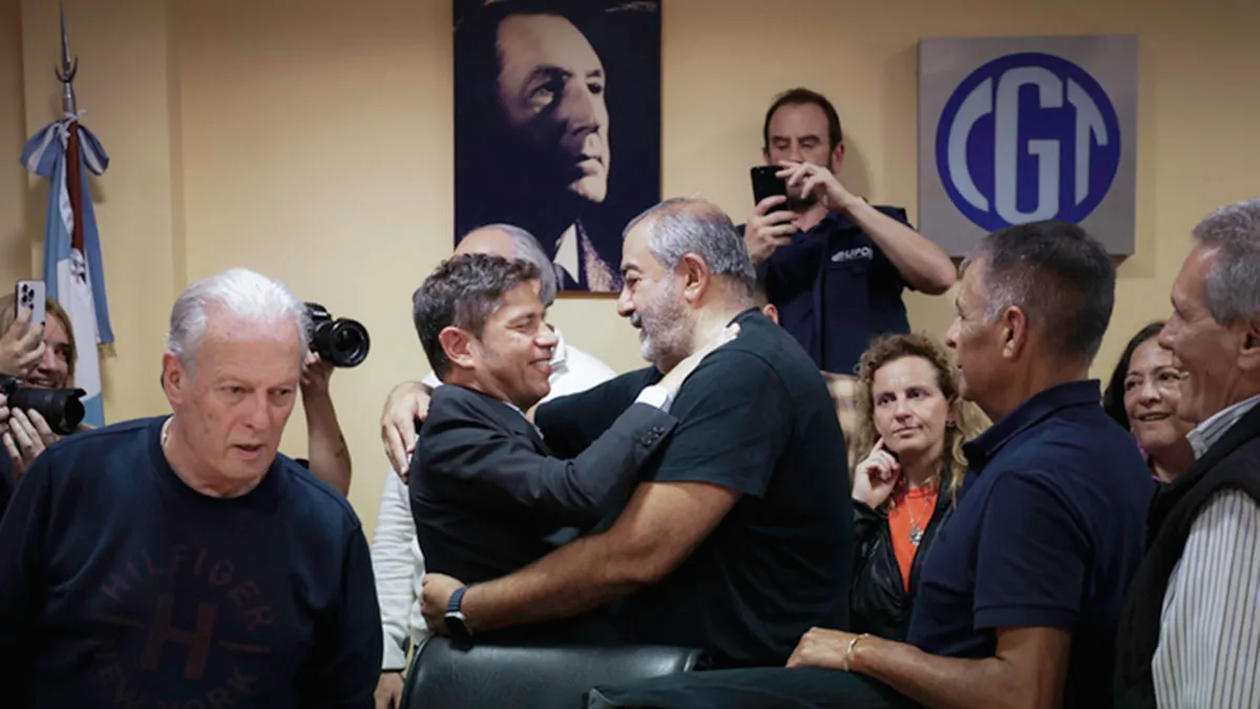 Axel Kicillof junto a Héctor Daer, su sherpa en el viaje a Córdoba