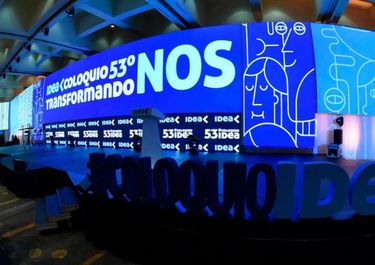 El Coloquio de IDEA espera a Javier Milei