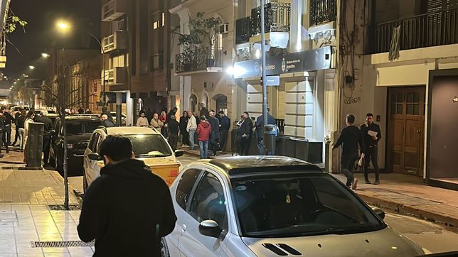 La dirigencia se agolpó en el juzgado electoral cordobés en la noche del cierre de listas.