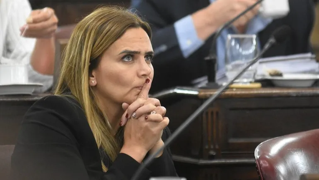 Amalia Granata lucha para detener la sangría de votos en Santa Fe.