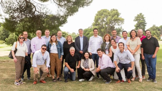 abad, en modo candidato: visita a la sexta con prat gay y respaldo de intendentes