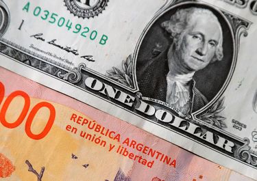 Toto Caputo y su plan de brecha cambiaria corta