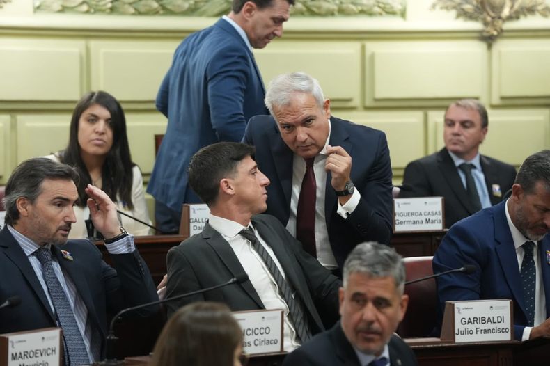 Diario de la Convención de Santa Fe, día 23: Unidos apura un acuerdo para habilitarle los DNU a Pullaro