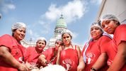 cuidados: un sector que esta solo y espera (y es clave para disminuir la pobreza)
