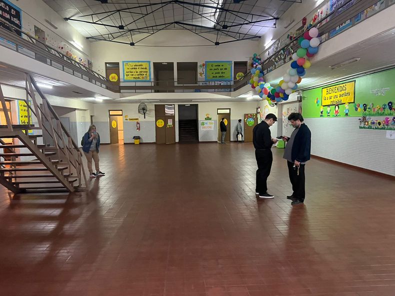 Las escuelas ya están preparadas desde las 8 para recibir al electorado.