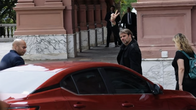 Daniel Catalano entra a la Rosada. Crédito: ATE Capital 