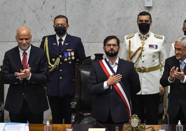 De la mano izquierda de Boric, Chile inauguró una nueva era histórica
