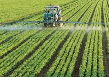 La guerra en Irán disparó el precio de los fertilizantes