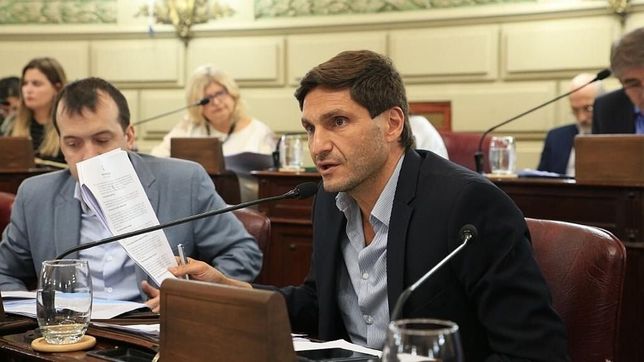 objetivo gobernacion: pullaro elige a perotti de rival para levantar el perfil