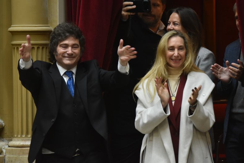 Javier Milei y su hermana Karina, no quieren que avance el pliego de Michelini.