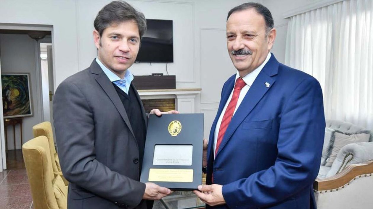 Axel Kicillof con Ricardo Quintela, una de las fotos políticas en los actos de Malvinas