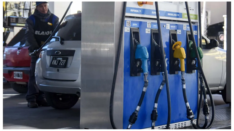 Como Mariano Gaido en Neuquén, intendentes del Alto Valle avanzan en una tasa al combustible para subsidiar el boleto.