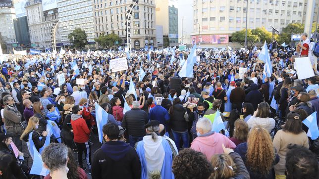 cafiero pidio perdon a trabajadores de salud por no haber podido evitar la marcha