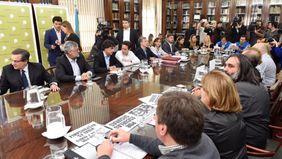 Vidal pone todo para frenar los paros docentes y madura el acuerdo