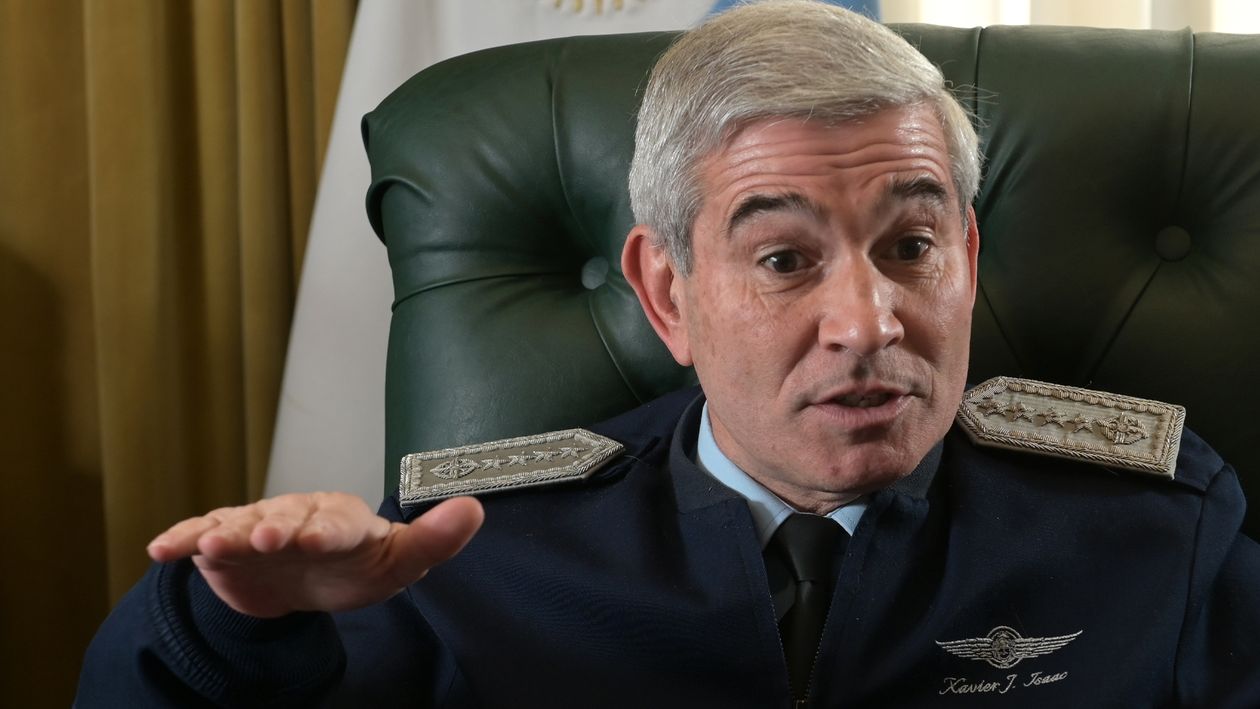 Xavier Isaac, jefe del Estado Mayor Conjunto, fue agregado militar en Washington, Estados Unidos