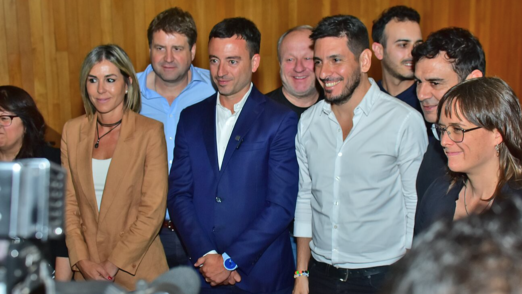 Referentes de la UCR en Córdoba: Alejandra Ferrero, Matías Gvozdenovich, Rodrigo de Loredo, Brenda Austin y Marcos Ferrer.