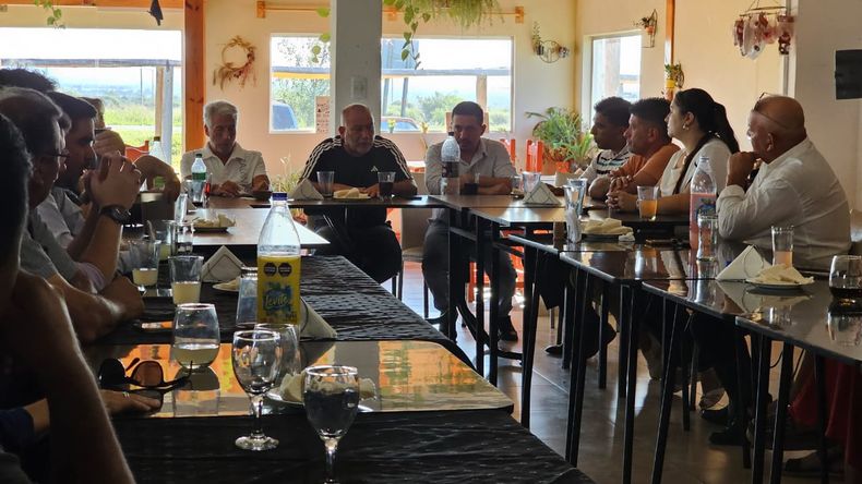 El senador por Córdoba, Luis Juez, reunió a su tropa antes de la apertura de sesiones a cargo de Martín Llaryora.