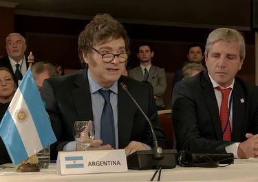 Javier Milei y Toto Caputo eliminan subsidios a la energía