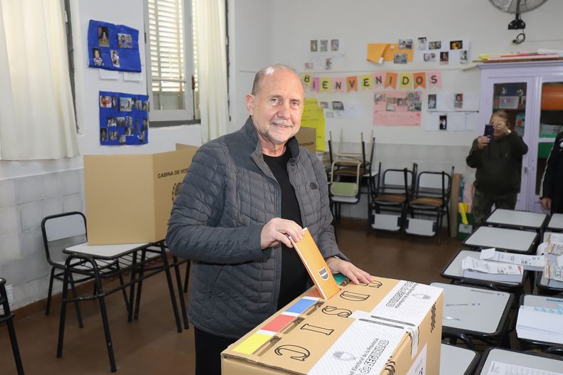 El gobernador Omar Perotti votó en Rafaela.