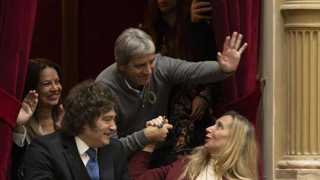Javier Milei y Toto Caputo y el Presupuesto 2027