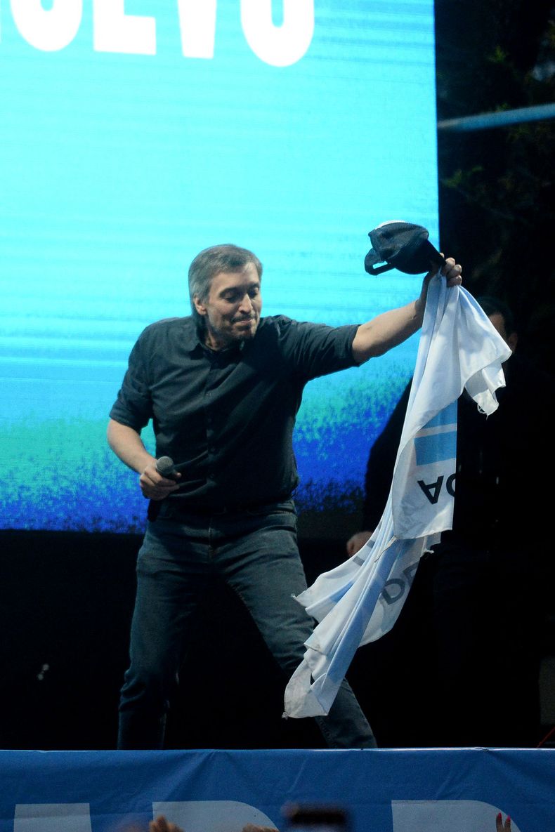 Máximo Kirchner en La Plata - Atenas