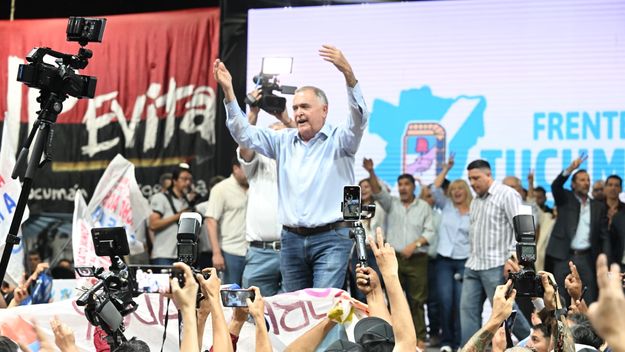 El gobernador de Tucumán, Osvaldo Jaldo, recibió encuestas de Hugo Haime que le dieron tranquilidad sobre el triunfo, pero que advierten sobre el reparto de bancas.