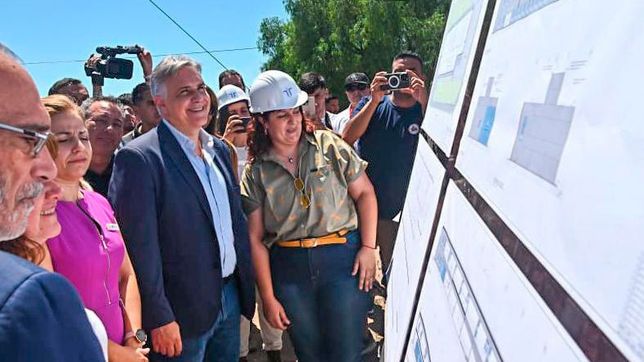 Martín Llaryora supervisa obras.
