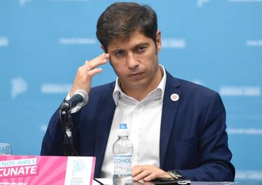Kicillof, en skate por el bazar: una estruendosa defensa de su modelo